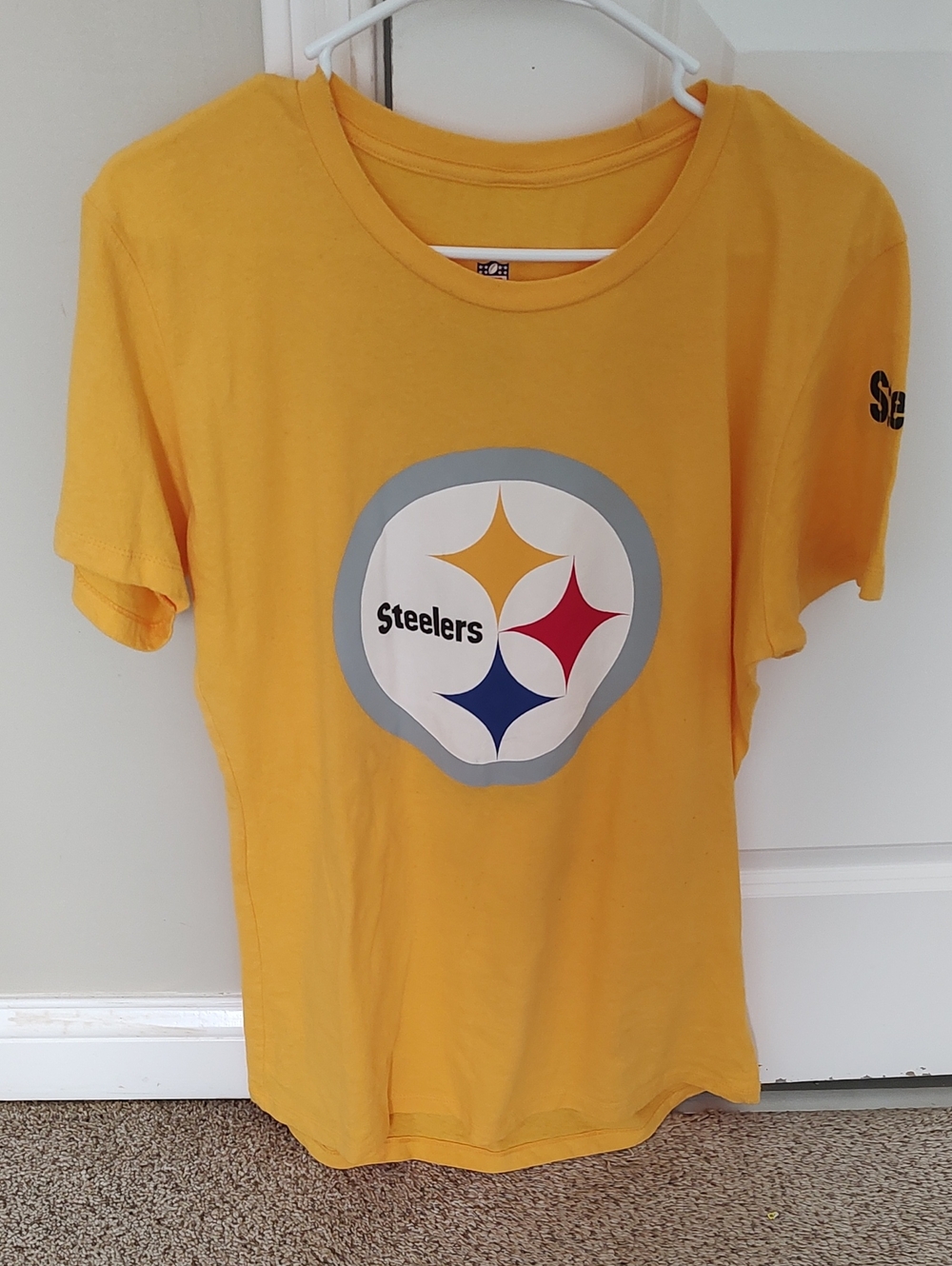 NFL Pittsburgh Steelers Yellow Short-Sleeve Logo Tee